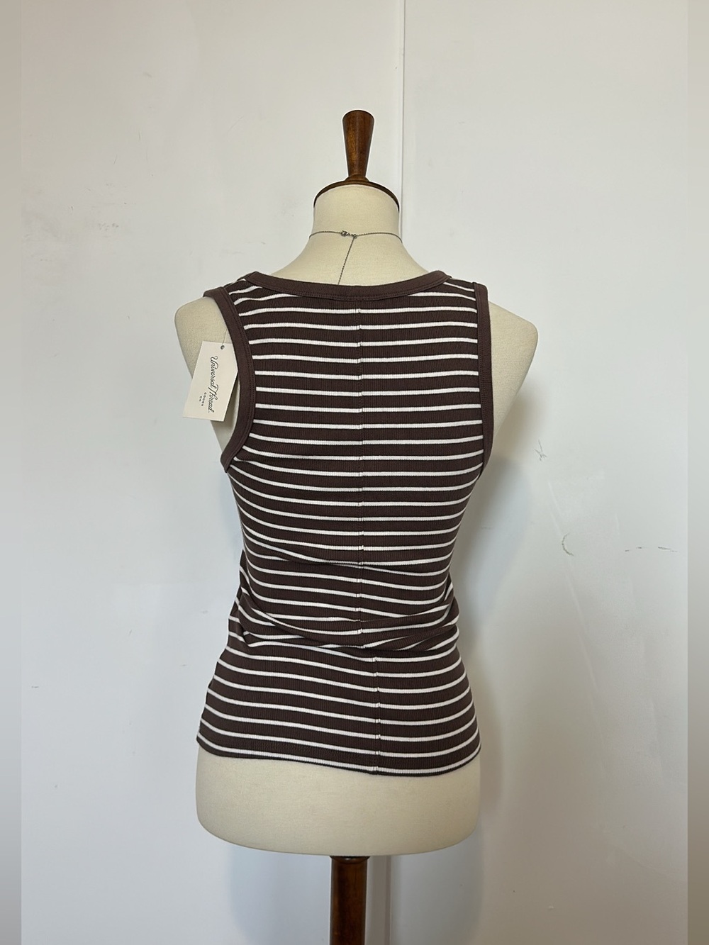 Universal Thread Top - Picture 3 of 5
